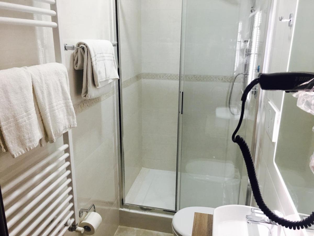 Favola Romana - Guest House Phòng bức ảnh